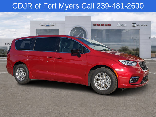 New 2026 Chrysler Pacifica Select FWD image 1