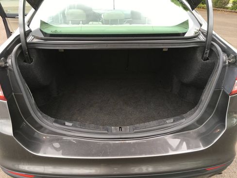 Used 2017 Ford Fusion SE FWD image 32