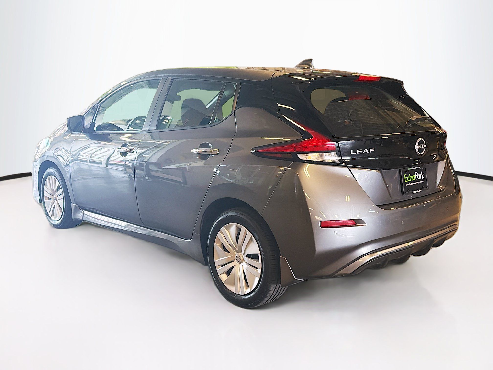 Used 2025 Nissan Leaf S FWD image 5