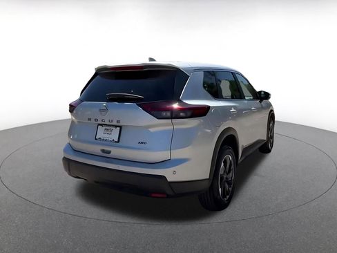Used 2025 Nissan Rogue SV image 15