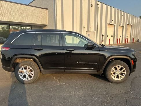 Used 2022 Jeep Grand Cherokee Limited AWD/4WD image 12