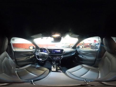 Used 2025 Buick Envista Sport Touring image 41