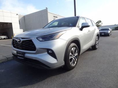 Used 2025 Toyota Highlander XLE
