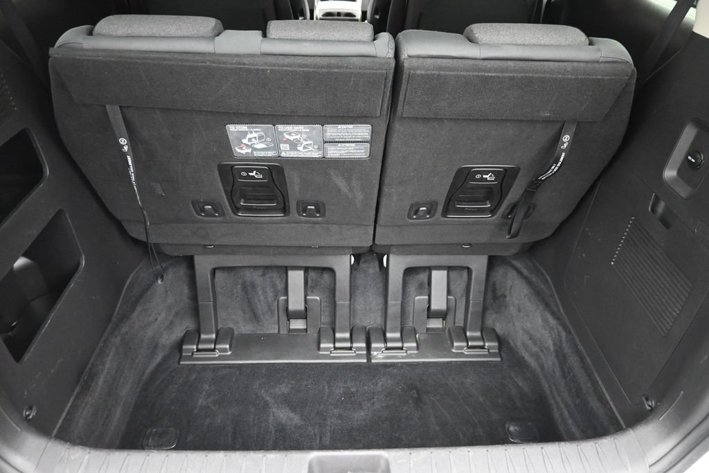 Used 2024 Kia Carnival LX FWD image 12
