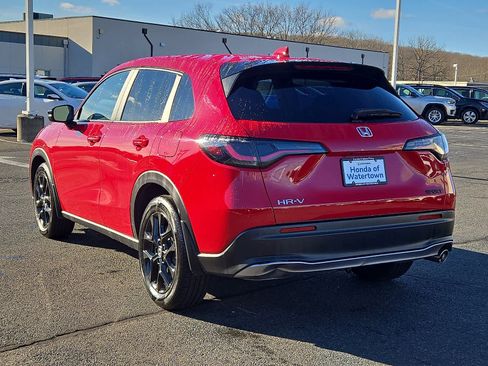 Certified 2025 Honda HR-V Sport image 7