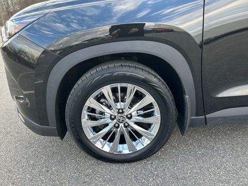 Certified 2024 Toyota Grand Highlander Platinum image 29