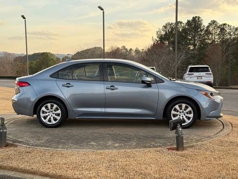 Used 2020 Toyota Corolla LE image 8