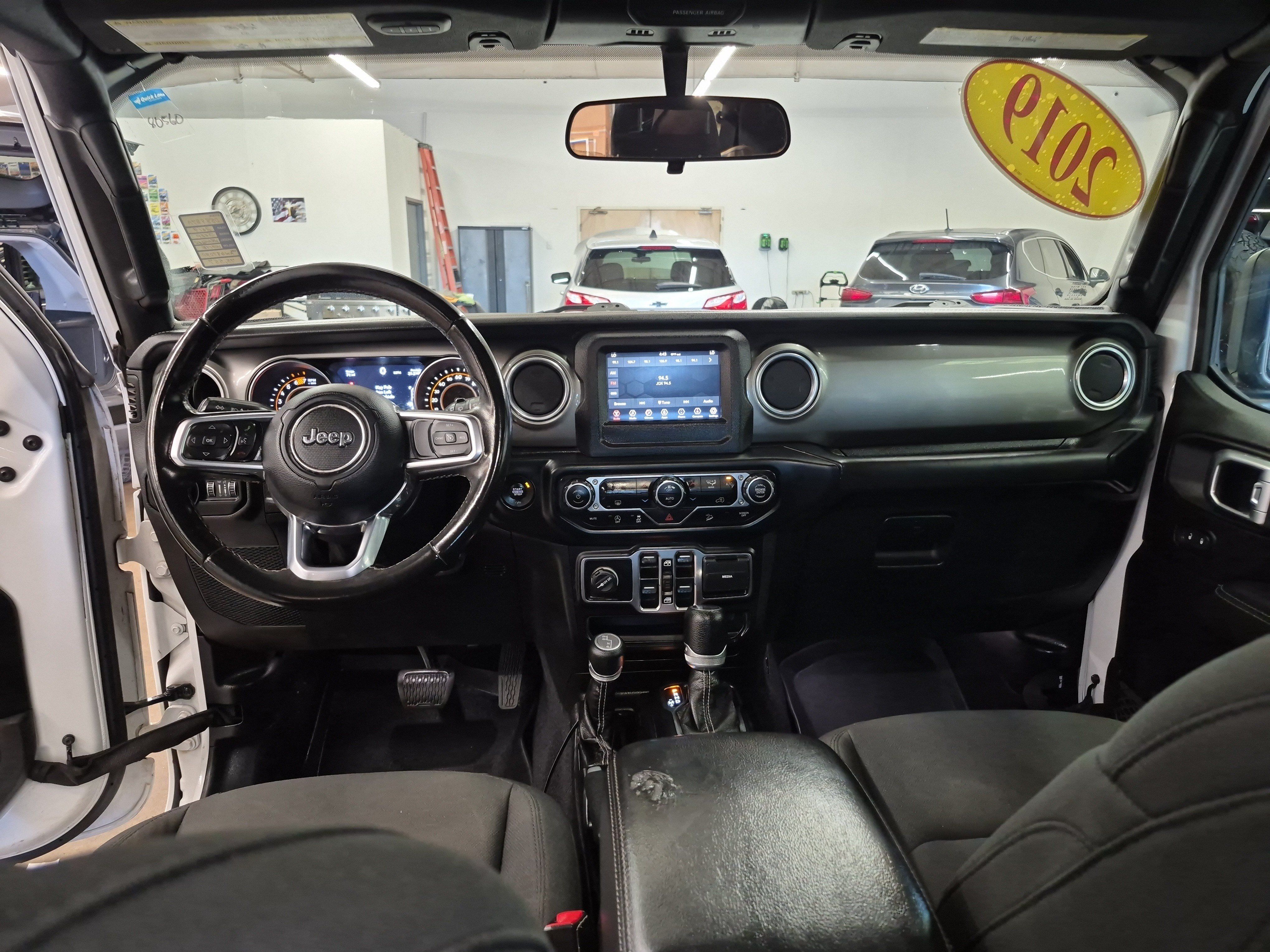 Used 2019 Jeep Wrangler Unlimited Sahara AWD/4WD image 20