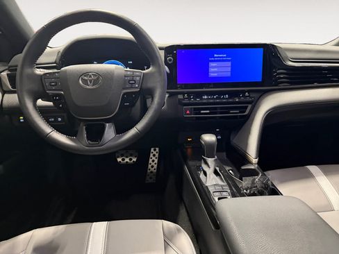 Used 2025 Toyota Camry SE w/ Multimedia Upgrade Package FWD image 11