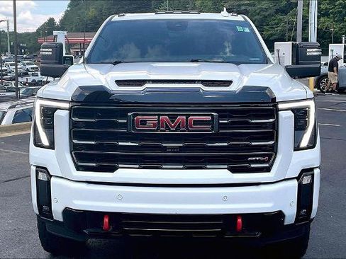 Used 2024 GMC Sierra 2500 AT4 w/ AT4 Premium Plus Package AWD/4WD image 3