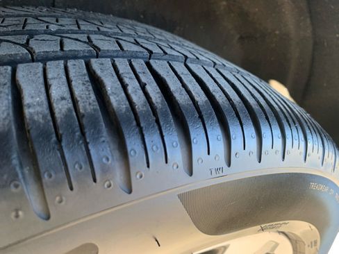 Certified 2022 Subaru Ascent Touring w/ Popular Package #2A image 24