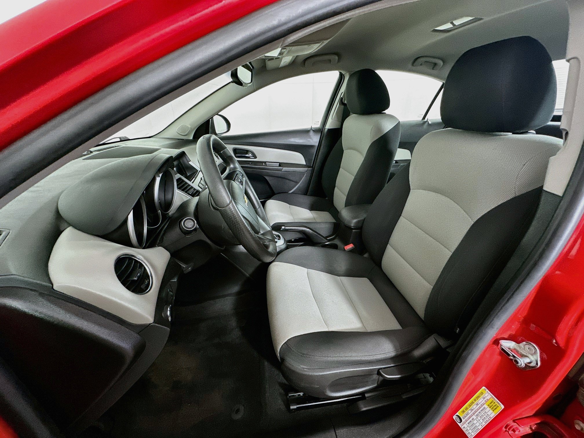 Used 2016 Chevrolet Cruze LS FWD image 13