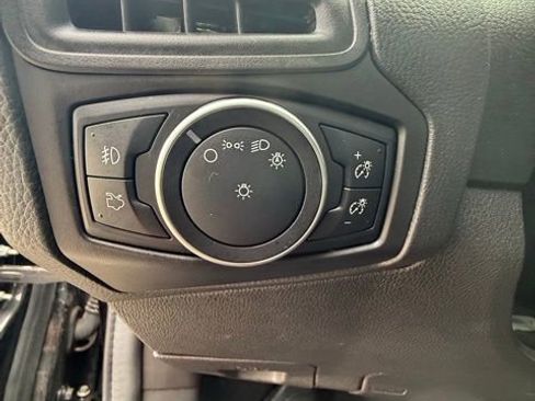 Used 2017 Ford Focus SEL image 13