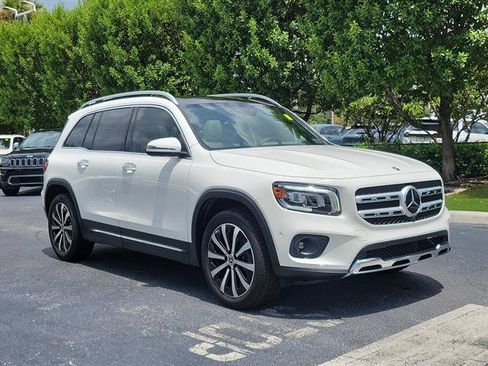 Used 2022 Mercedes-Benz GLB 250 4MATIC image 17