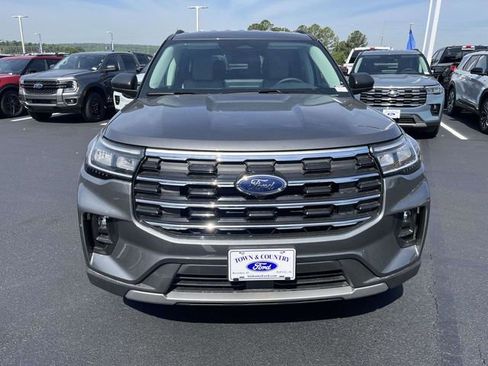 New 2026 Ford Explorer Active w/ Active Comfort Package RWD image 2