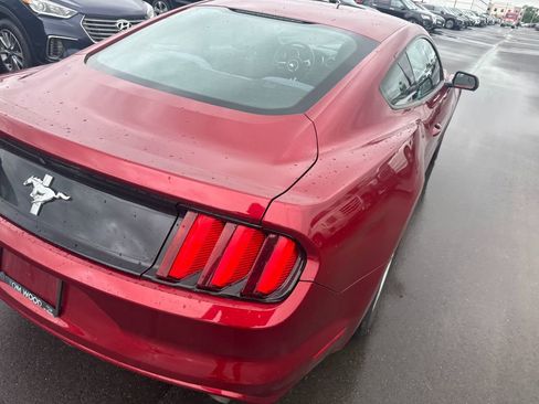 Used 2016 Ford Mustang Coupe RWD image 3