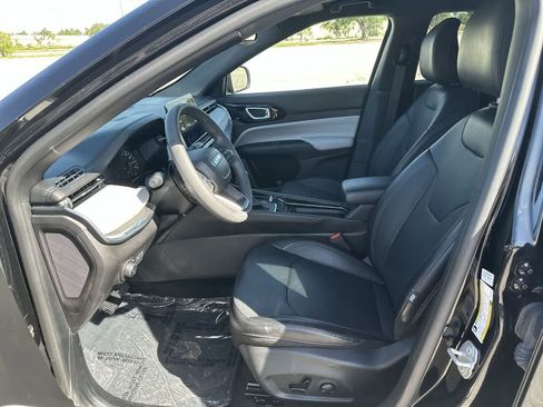 Certified 2023 Jeep Compass Limited AWD/4WD image 11