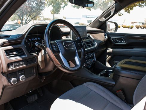 Used 2021 GMC Yukon SLE RWD image 8