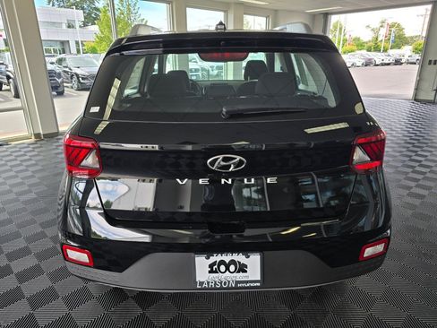 New 2026 Hyundai Venue SEL FWD image 4