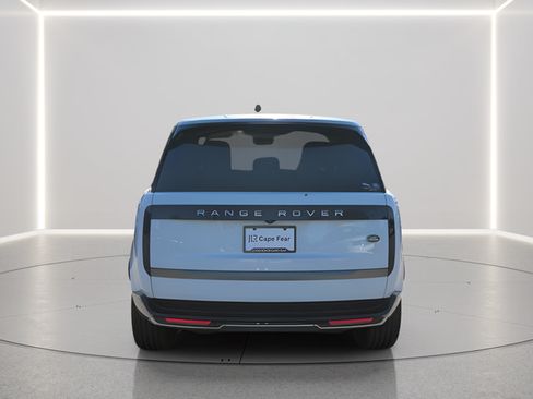 Used 2023 Land Rover Range Rover SE AWD/4WD image 4