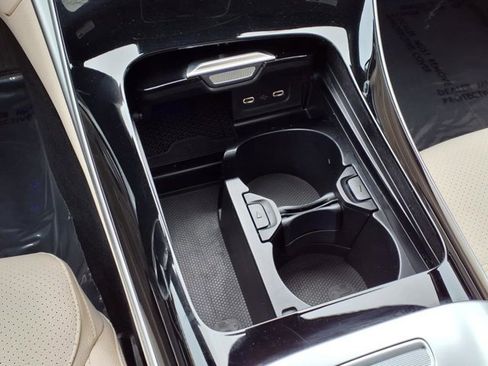 Used 2025 Mercedes-Benz C 300 Sedan image 7