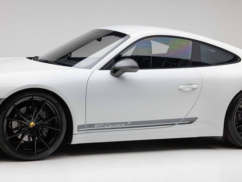 Used 2018 Porsche 911 Carrera T RWD image 37