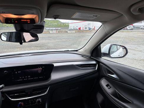 Used 2025 Buick Encore GX Preferred FWD image 31