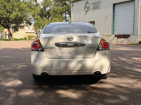Used 2010 Nissan Altima 2.5 S w/ Convenience Plus Pkg FWD image 6