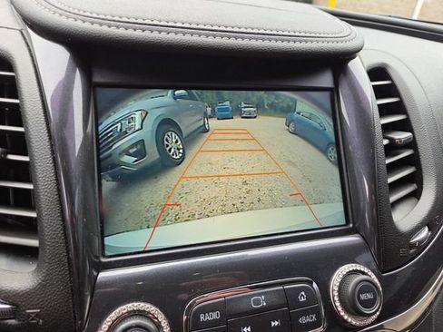 Used 2017 Chevrolet Impala Premier w/ Enhanced Convenience Package FWD image 16