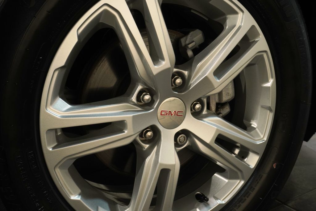 Used 2021 GMC Terrain SLE FWD image 10
