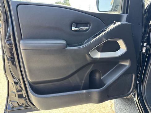 Used 2022 Nissan Frontier SV image 18