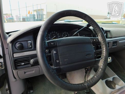Used 1995 Ford Bronco XLT AWD/4WD image 9