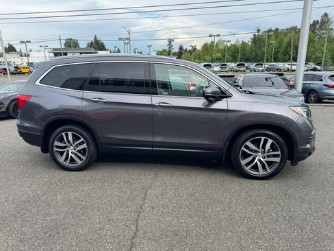 Used 2017 Honda Pilot Touring image 7