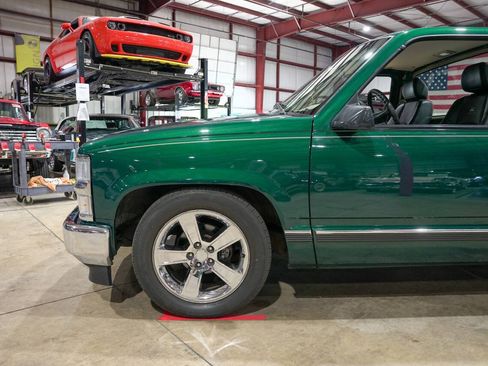 Used 1997 Chevrolet Silverado 1500 2WD Regular Cab w/ Convenience Group image 3