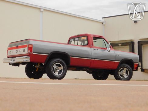 Used 1991 Dodge D/W Truck 250 image 25
