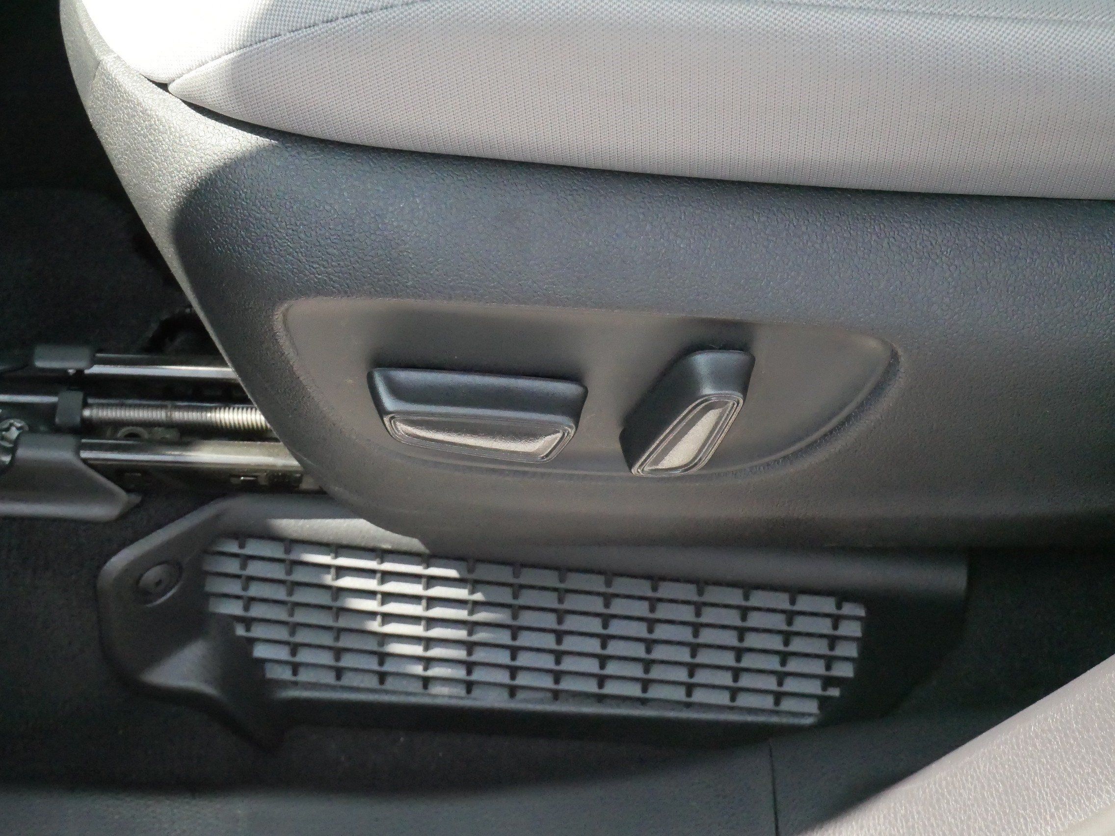 Certified 2026 Toyota Sienna LE FWD image 20