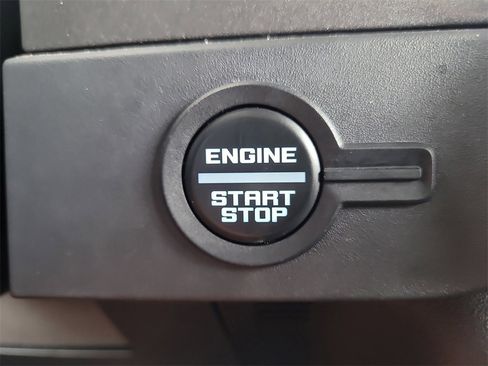 Used 2025 Ford Bronco Badlands image 25