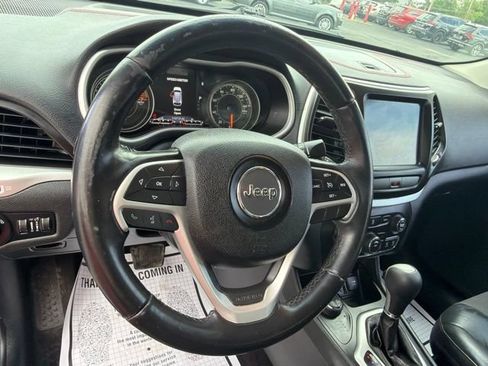 Used 2016 Jeep Cherokee Trailhawk AWD/4WD image 12