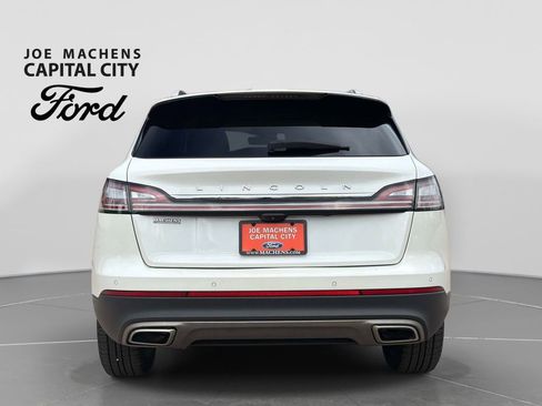 Used 2022 Lincoln Nautilus Reserve AWD/4WD image 6