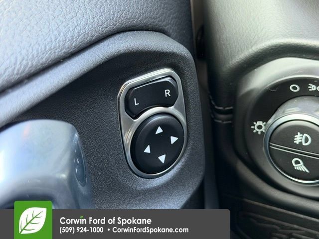 Used 2025 Jeep Gladiator Mojave AWD/4WD image 20