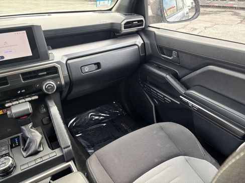 Used 2025 Toyota 4Runner TRD Off-Road image 31