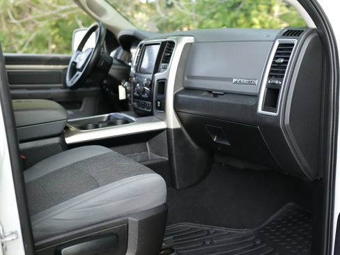 Used 2019 RAM 1500 Big Horn AWD/4WD image 32