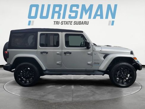 Used 2024 Jeep Wrangler Unlimited Sahara w/ Technology Group AWD/4WD image 7
