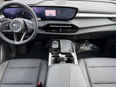 Used 2025 Buick Enclave Preferred AWD/4WD image 10