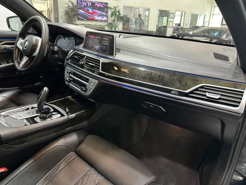 Used 2019 BMW M760i xDrive w/ Luxury Rear Seating Package AWD/4WD image 61
