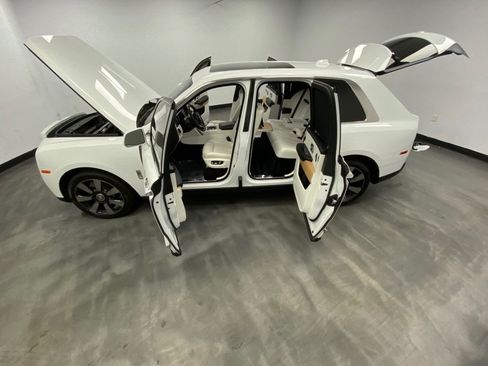 Used 2019 Rolls-Royce Cullinan AWD/4WD image 44