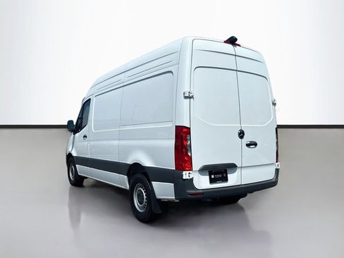 Used 2025 Mercedes-Benz Sprinter 2500 image 5