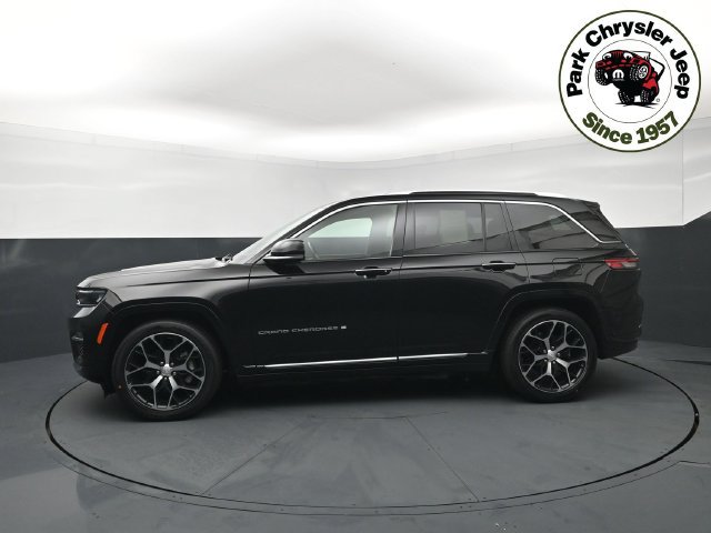 Used 2022 Jeep Grand Cherokee Summit AWD/4WD image 3