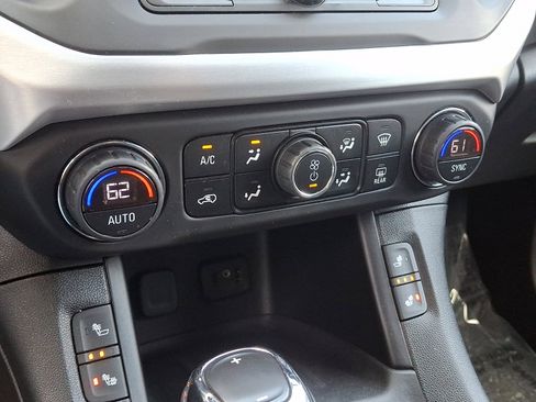 Used 2019 GMC Acadia SLE w/ Driver Alert Package I AWD/4WD image 16