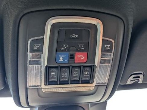 Used 2019 RAM 1500 Laramie Longhorn AWD/4WD image 19
